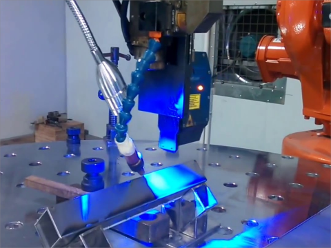 Sunic 2000W 3000W 6000W Automatic 6 Axis Robot Arm Fiber Laser Robotic Welding Machine For Corner Welding Laser Welders