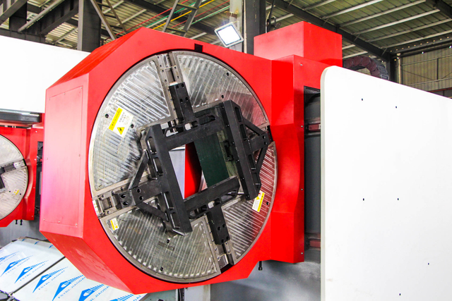 Metal Tube Pipe Fiber Laser Cutting Machine