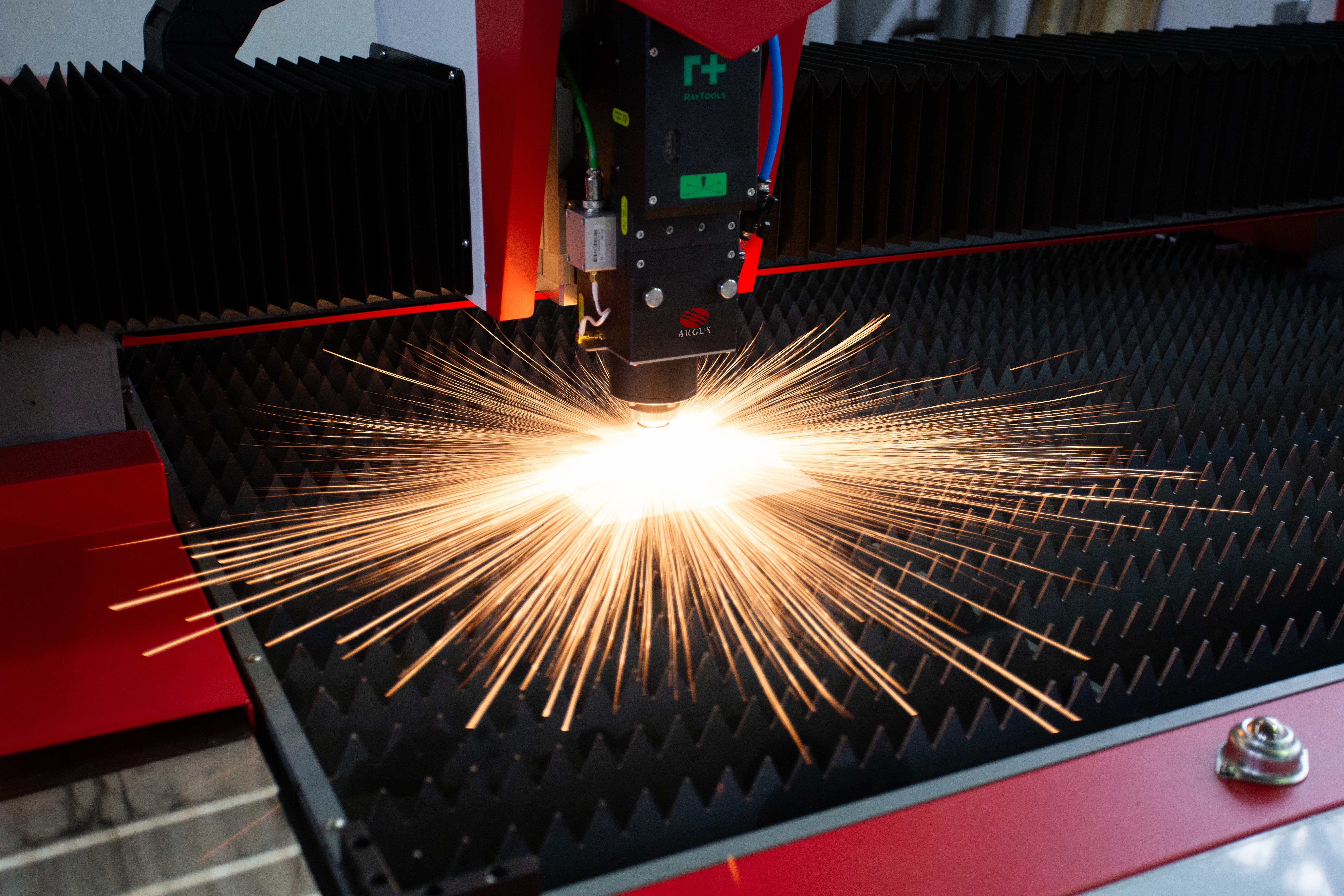 Which Laser Cutting Is Better, CO2 or Fiber?