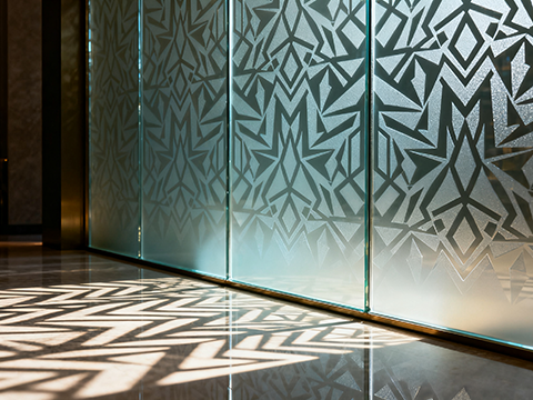 Laser Glass Cutting: A Smarter Alternative To Traditional Waterjet Cutting