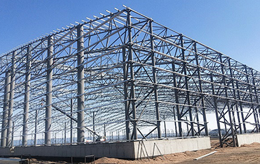 Heavy-duty steel frameworks for industrial plants
