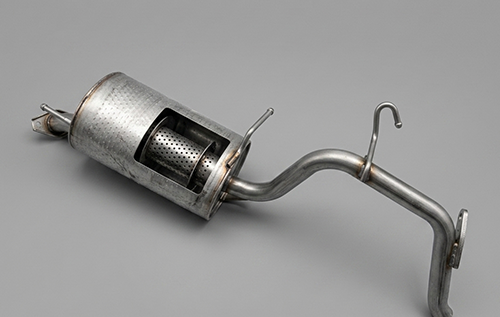 High-speed distortion-free laser perforation for thin-walled muffler tubes